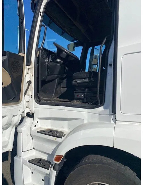 Mercedes-Benz Actros 1840 stream space cabine met spoilers fenders en zonneklep, apk gekeurd. - Cabeza tractora: foto 3 Mercedes-Benz Actros 1840 stream space cabine met spoilers fenders en zonneklep, apk gekeurd. - Cabeza tractora: foto 3