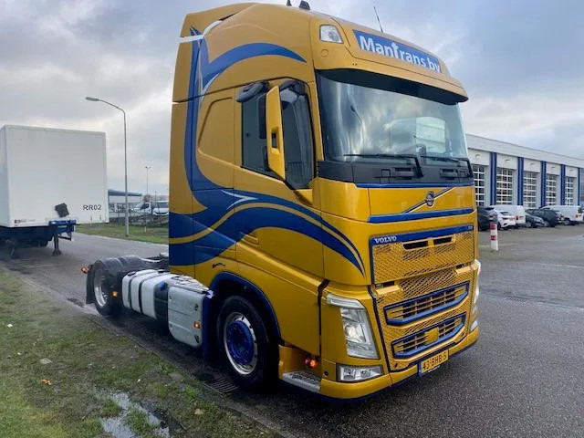 Volvo FH 13.460 trekker, met XL cabine, special paint en incl parc cool, fridge, - Cabeza tractora: foto 2 Volvo FH 13.460 trekker, met XL cabine, special paint en incl parc cool, fridge, - Cabeza tractora: foto 2