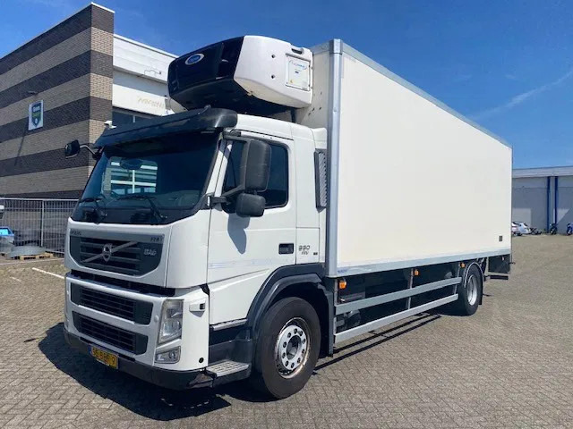 Volvo FM 330 2 temp koelvriesbak , 760 lang, 2 comp, carrier koeler, D"hollandia klep - Camión frigorífico: foto 1 Volvo FM 330 2 temp koelvriesbak , 760 lang, 2 comp, carrier koeler, D"hollandia klep - Camión frigorífico: foto 1