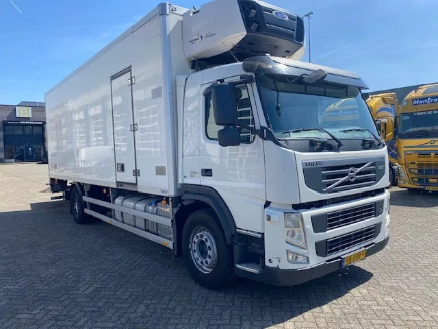 Volvo FM 330 2 temp koelvriesbak , 760 lang, 2 comp, carrier koeler, D"hollandia klep - Camión frigorífico: foto 2 Volvo FM 330 2 temp koelvriesbak , 760 lang, 2 comp, carrier koeler, D"hollandia klep - Camión frigorífico: foto 2