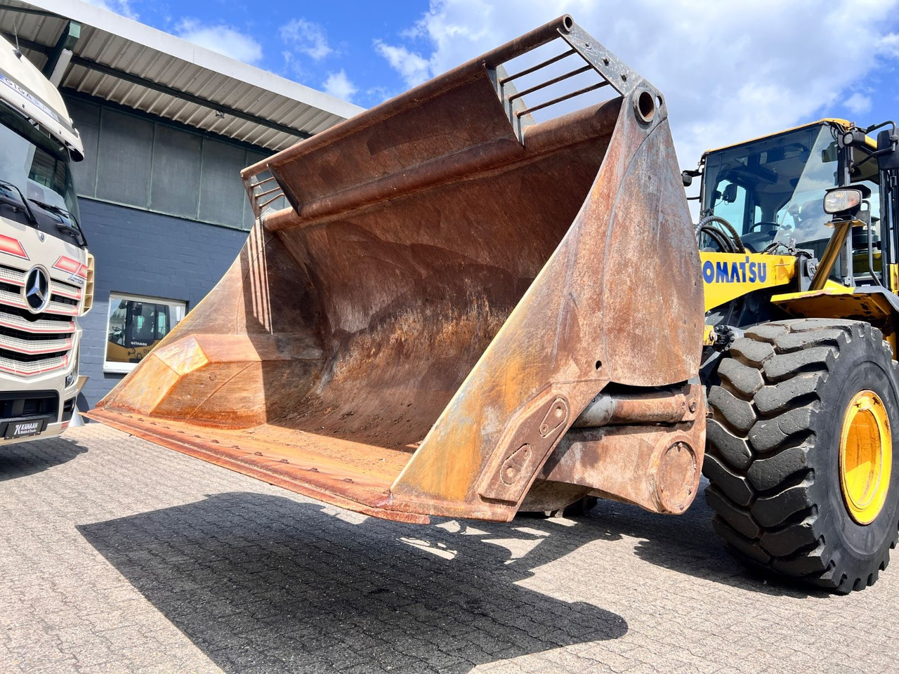 Komatsu WA 380-7 A Hochkippschaufel 4,5m³ Schnellwechsle - Cargadora de ruedas: foto 1 Komatsu WA 380-7 A Hochkippschaufel 4,5m³ Schnellwechsle - Cargadora de ruedas: foto 1