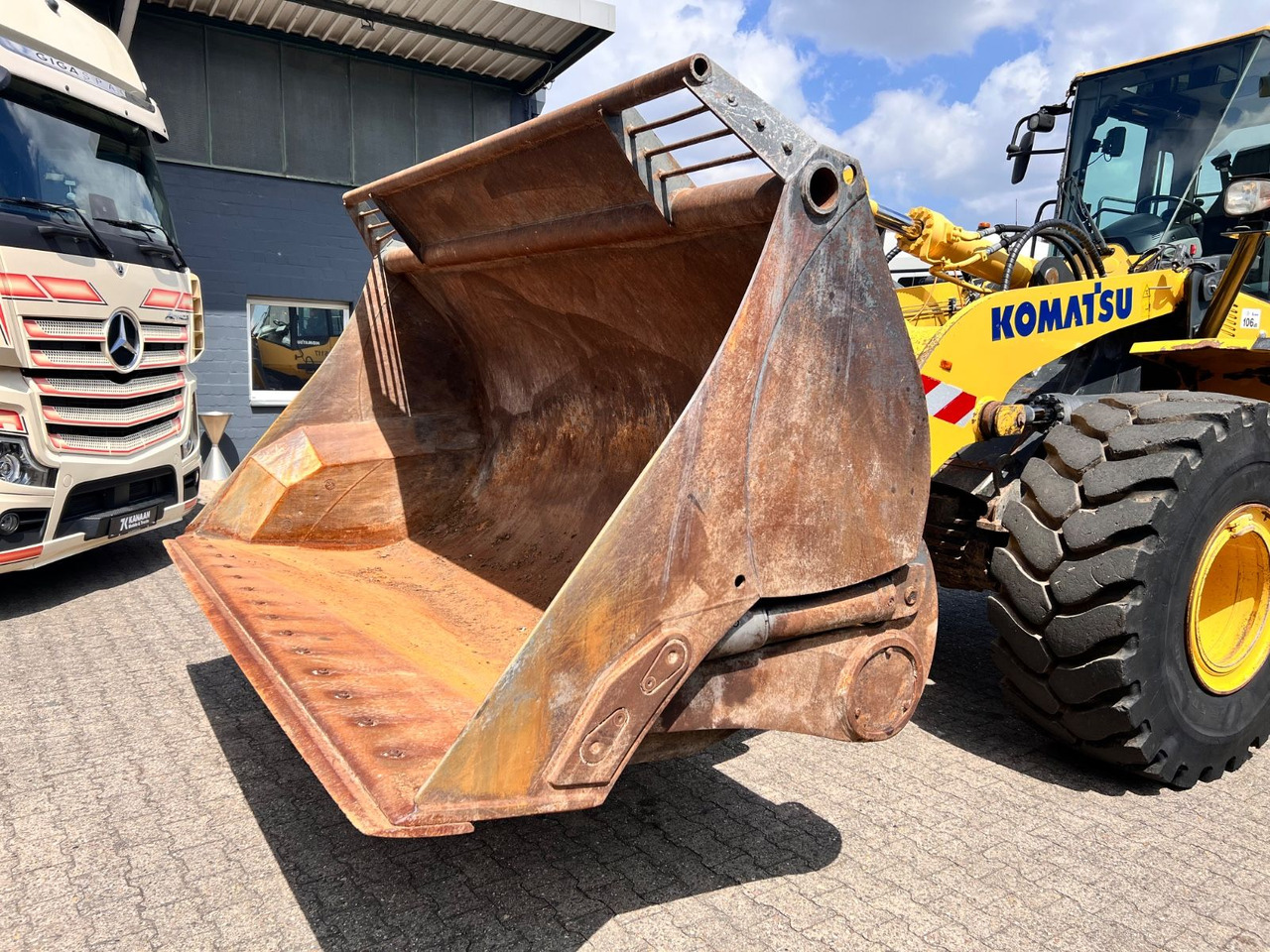 Komatsu WA 380-7 A Hochkippschaufel 4,5m³ Schnellwechsle - Cargadora de ruedas: foto 2 Komatsu WA 380-7 A Hochkippschaufel 4,5m³ Schnellwechsle - Cargadora de ruedas: foto 2