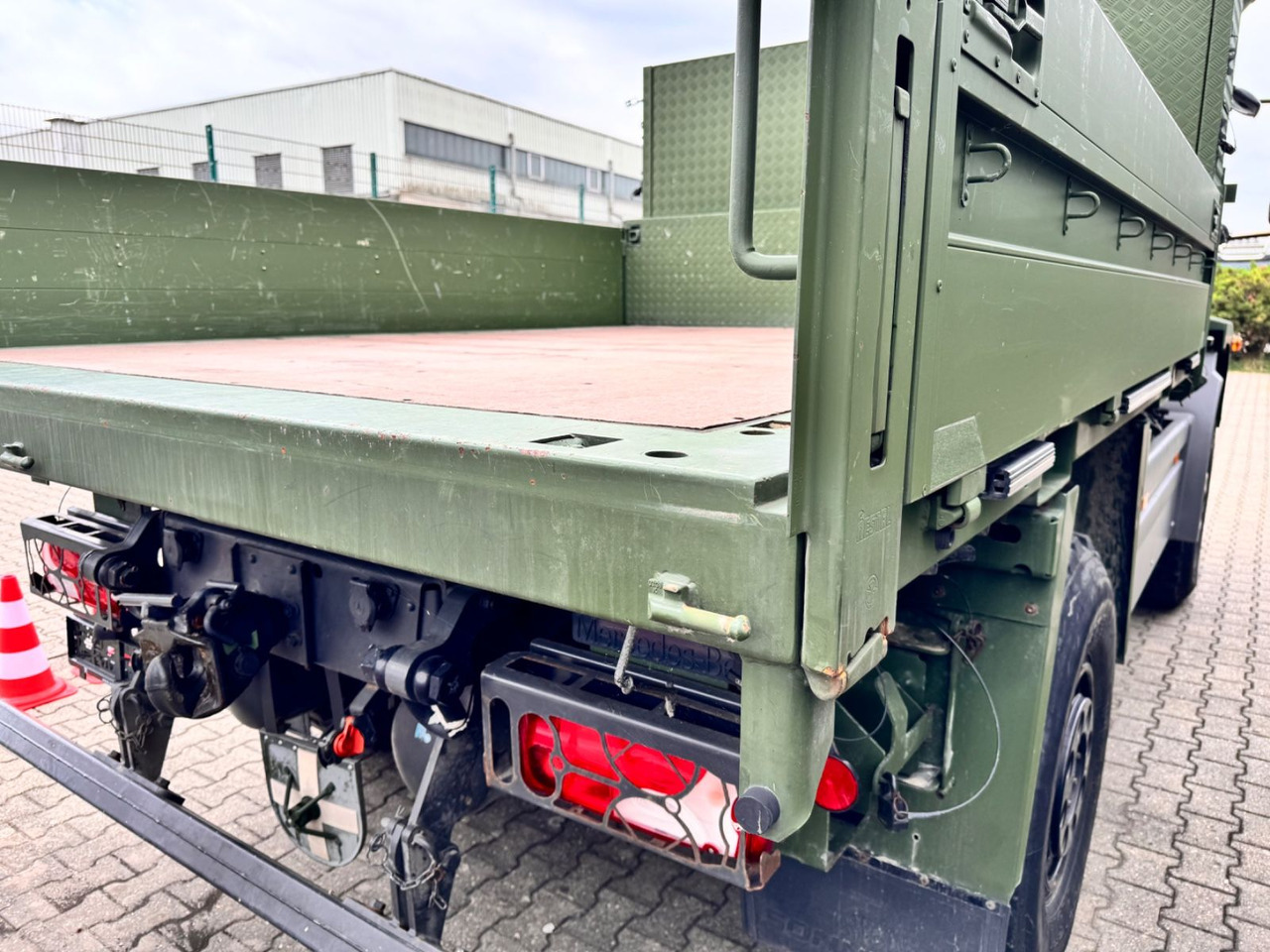 Mercedes-Benz 1018 Atego 4x4 Allrad Camper Expedition - Camión portacontenedore/ Intercambiable: foto 5 Mercedes-Benz 1018 Atego 4x4 Allrad Camper Expedition - Camión portacontenedore/ Intercambiable: foto 5