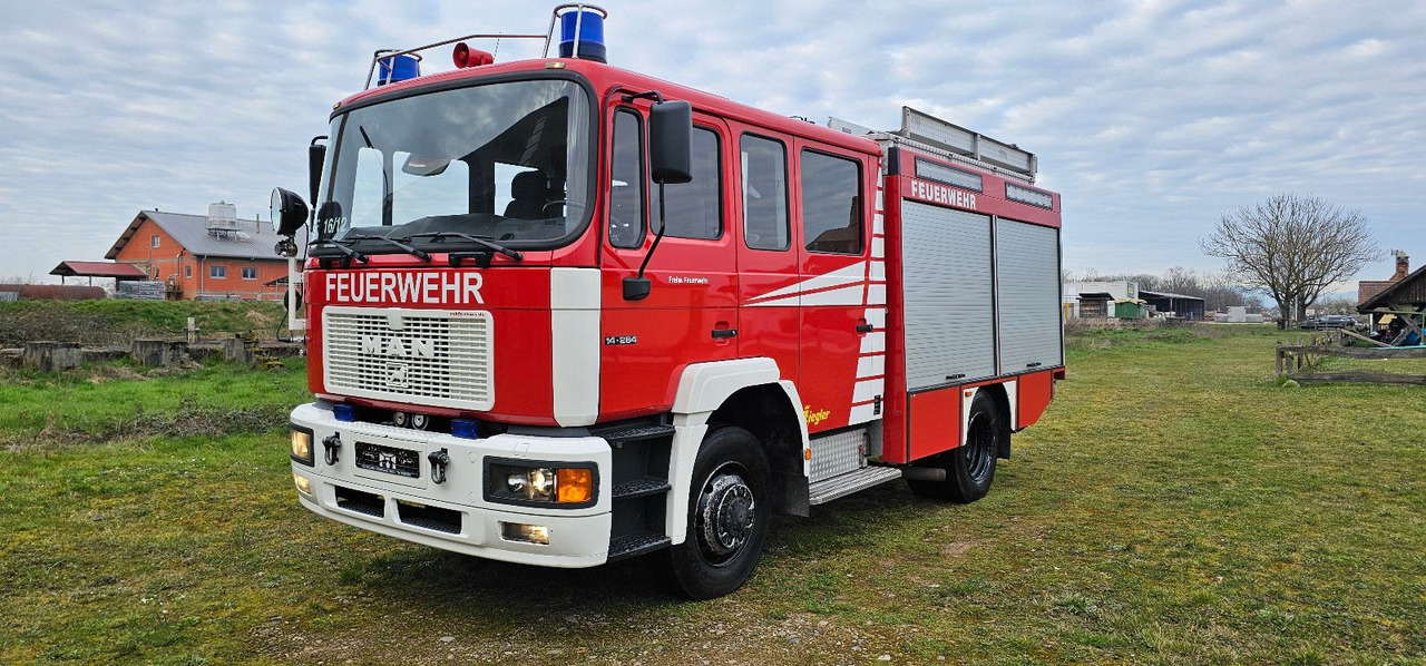 MAN Feuerwehr Löschfahrzeug 14.264 Autobomba - Camión: foto 2 MAN Feuerwehr Löschfahrzeug 14.264 Autobomba - Camión: foto 2