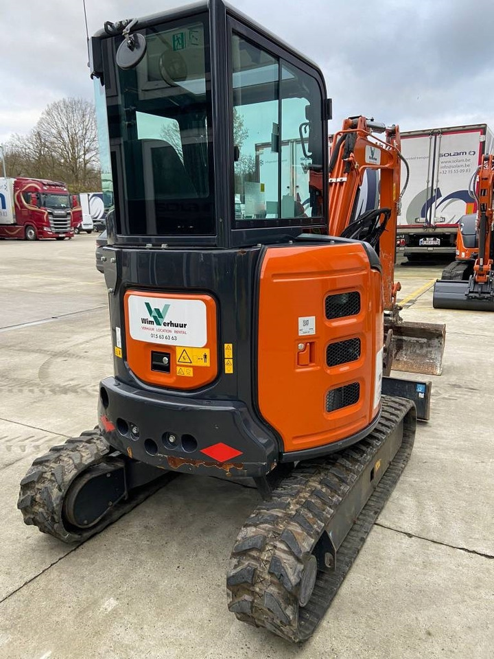 Hitachi ZX 33 U-6 - Miniexcavadora: foto 2 Hitachi ZX 33 U-6 - Miniexcavadora: foto 2