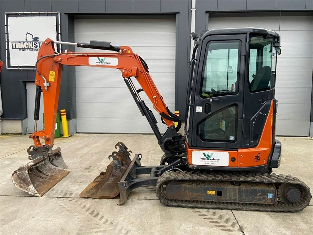 Hitachi ZX33U-6 (7294) - Miniexcavadora: foto 1 Hitachi ZX33U-6 (7294) - Miniexcavadora: foto 1
