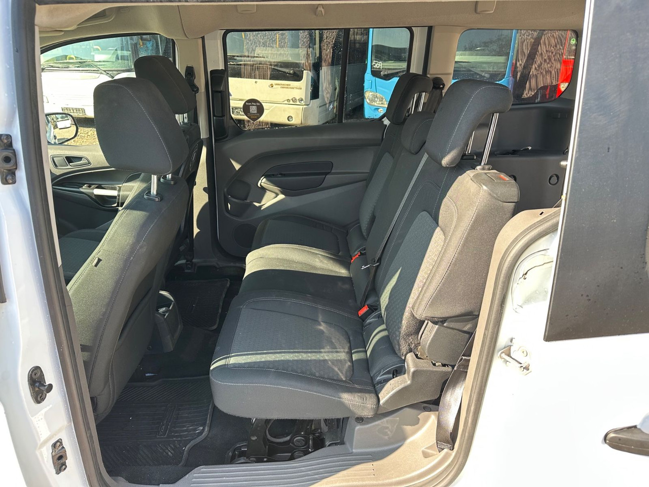 Ford Grand Tourneo 1.5 EcoBlue 74kW Auto Trend - Furgoneta de pasajeros: foto 5 Ford Grand Tourneo 1.5 EcoBlue 74kW Auto Trend - Furgoneta de pasajeros: foto 5