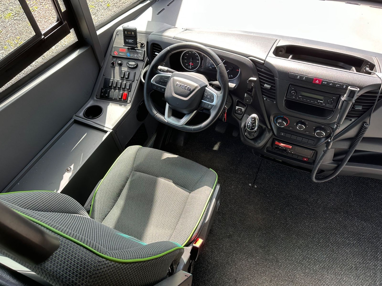 Iveco Rapido 70C18 (wenig Km*7.2t*33 Sitze) Rosero - Minibús, Furgoneta de pasajeros: foto 3 Iveco Rapido 70C18 (wenig Km*7.2t*33 Sitze) Rosero - Minibús, Furgoneta de pasajeros: foto 3